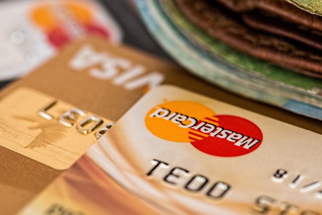Juros do cartão de crédito sobem a 449,9% ao&nbsp;ano